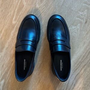 Vagabond Women’s Black Loafers